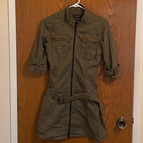 Le Château combat full zip mini dresses - Picture 2 of 5